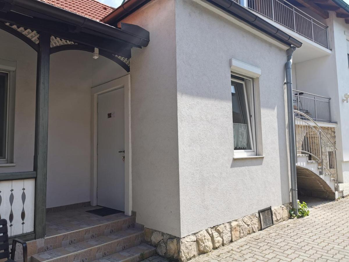 Ferienwohnungen Zum Süss Neusiedl am See Exterior foto